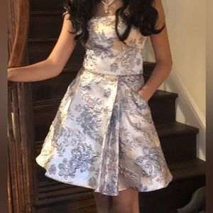 Beautiful formal short pink dress  with blue flowers Size 3 perfect condition